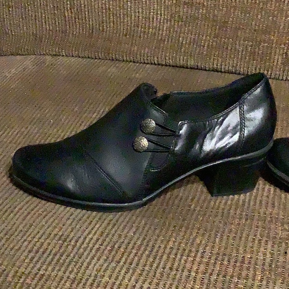 Clark’s Ultimate Comfort Black ankle boots, size 8.5M - Picture 4 of 7